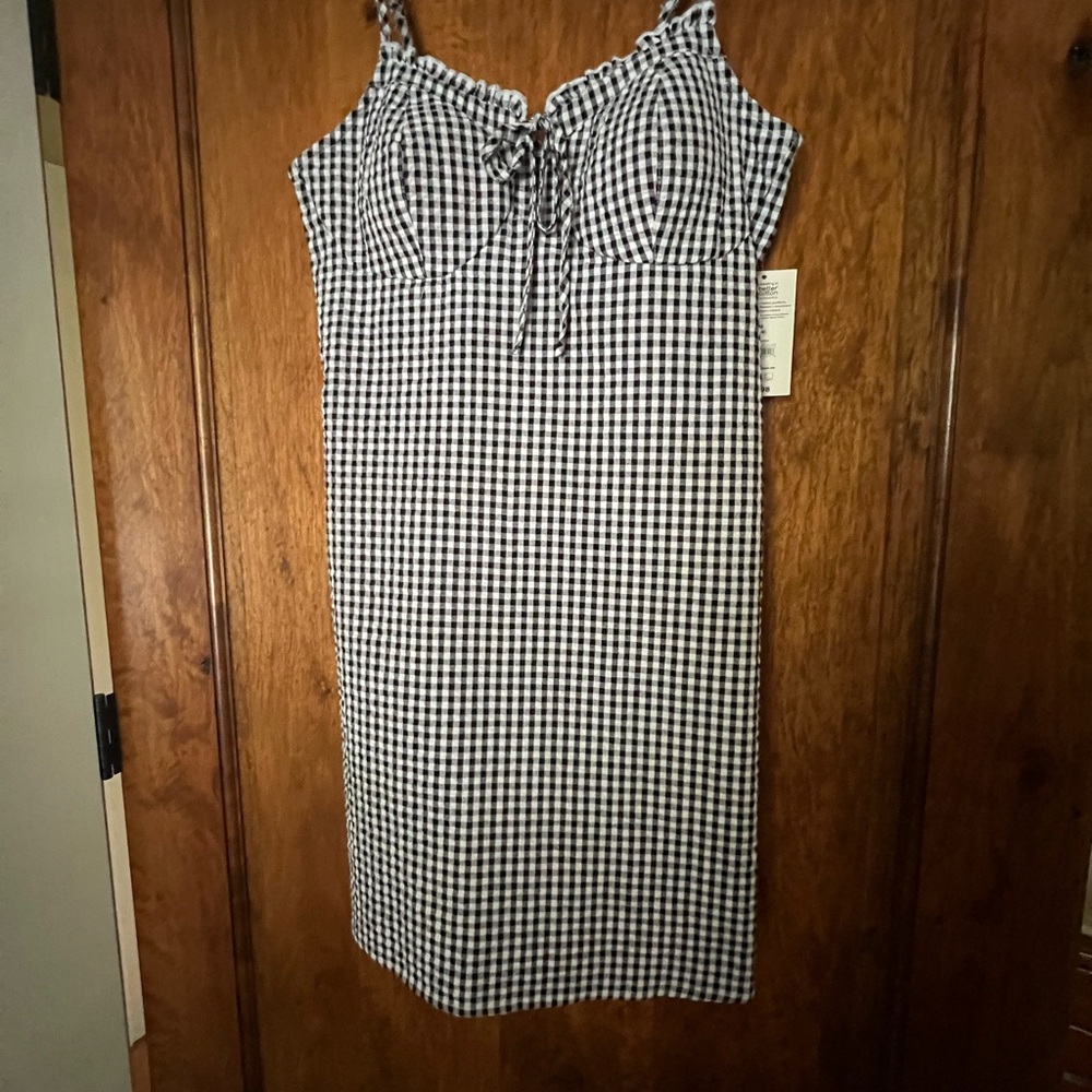 NWT size M, No Boundaries, black and white checked dress.
